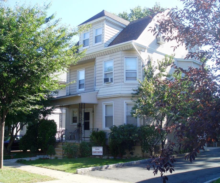147 BERKELEY AVE