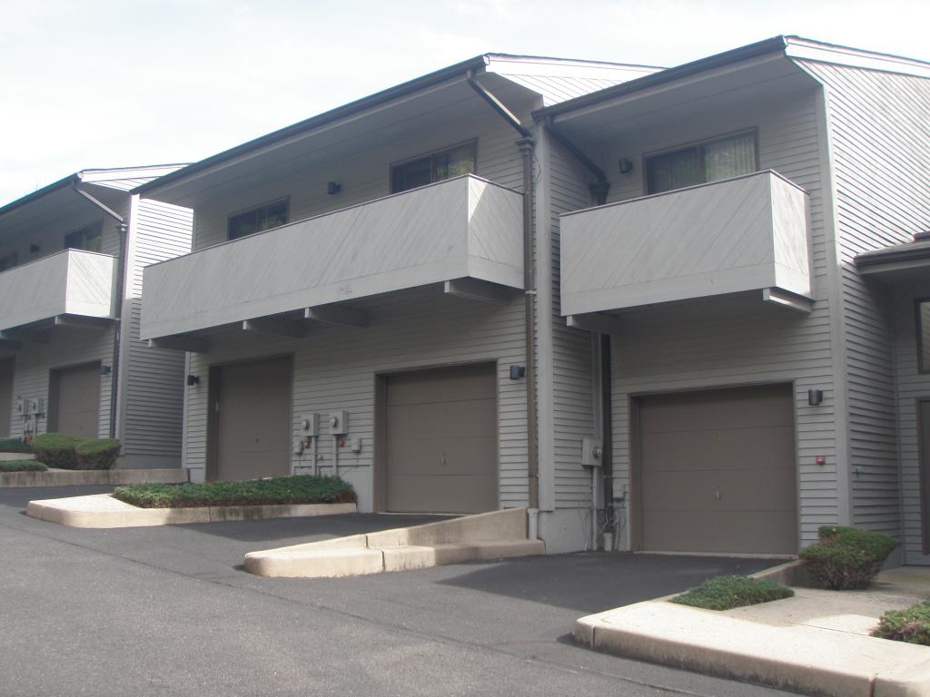 MLS #/Web ID: 2720125