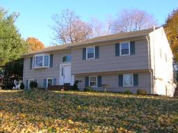 828 RIVER RD
