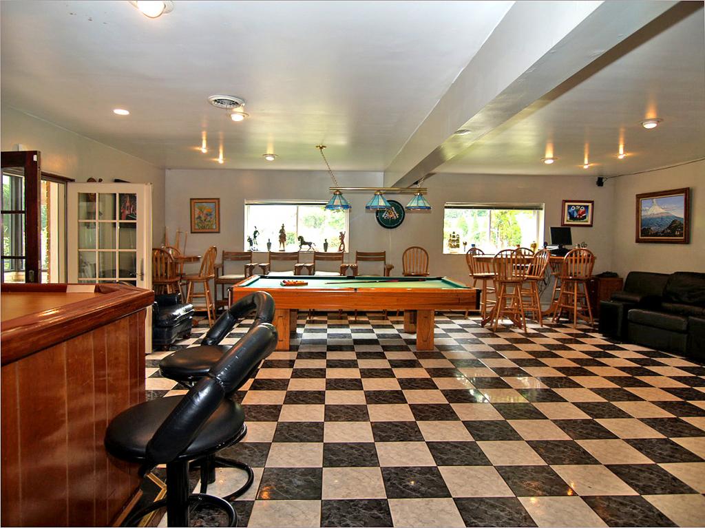 2340 JONES RD
