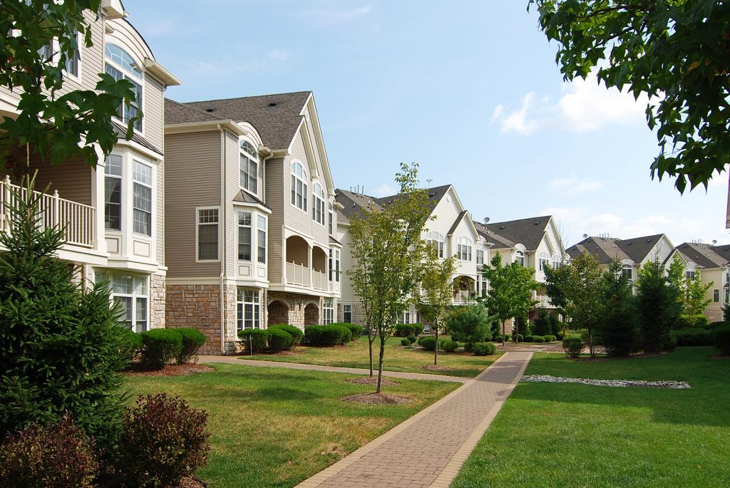 608 Turlington Court