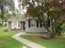 51 MAPLE TREE LN
