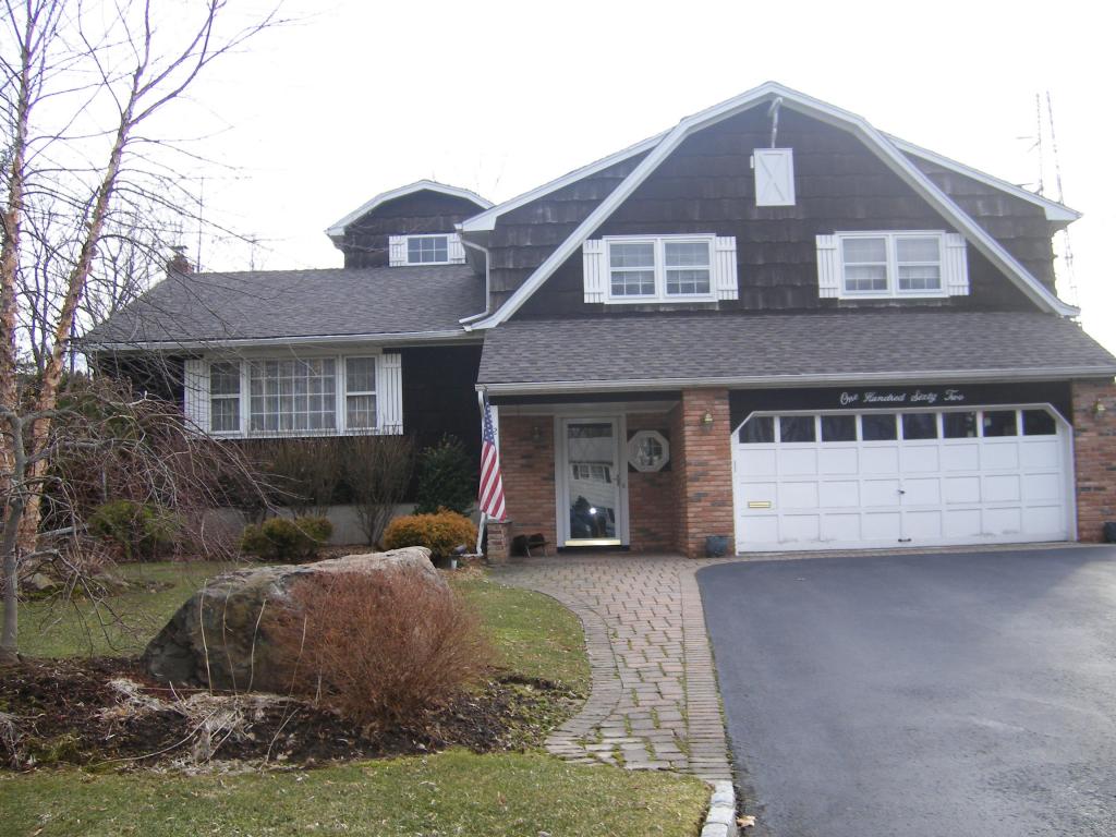 162 Kingwood Dr.