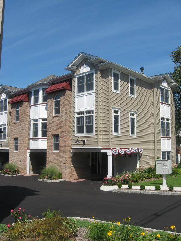 MLS #/Web ID: 2667126