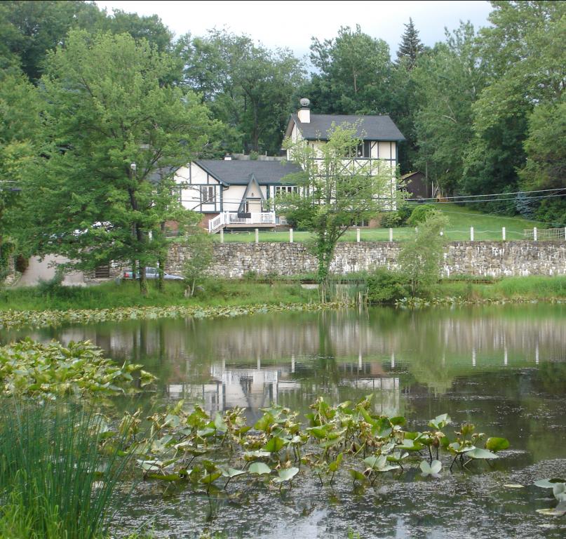 30 ROGERS DR