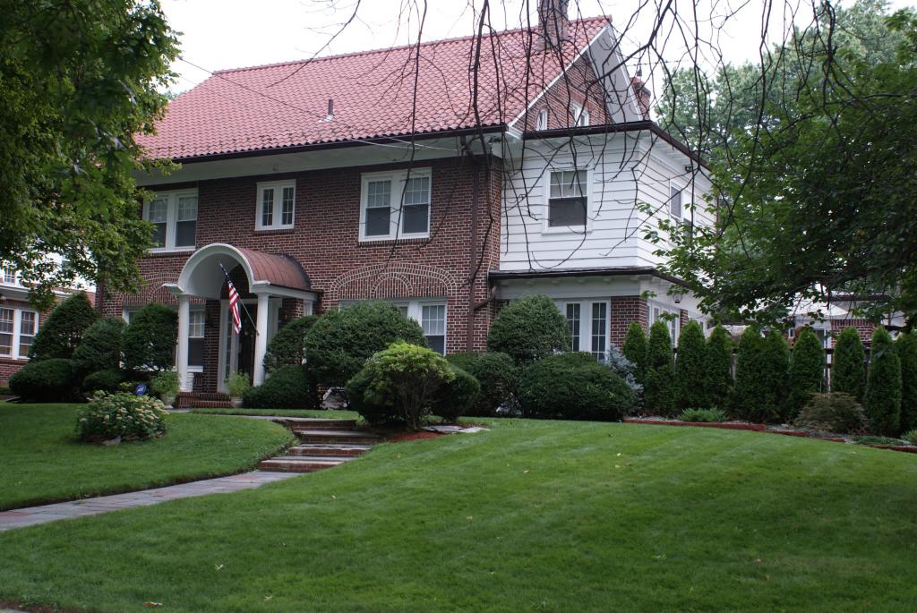 649 Union Ave.