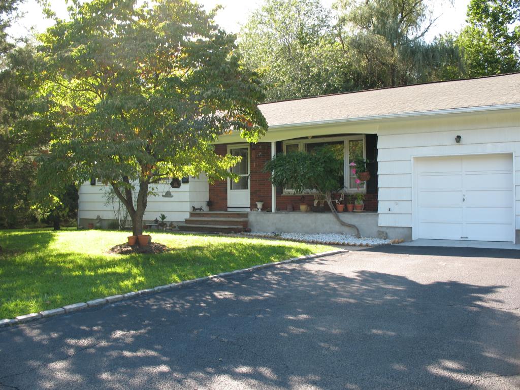 19 MATT DR