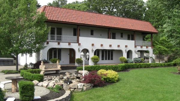 MLS #/Web ID: 2712826