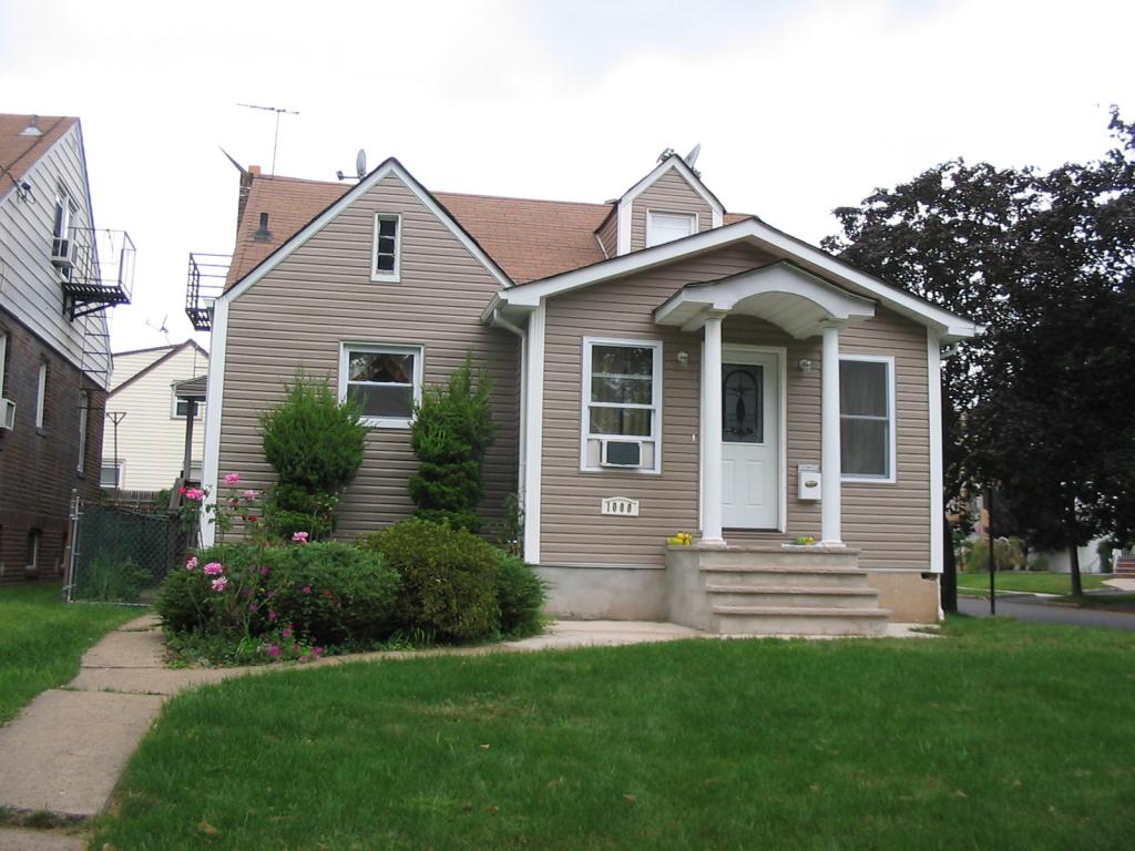 1000 W ELM ST