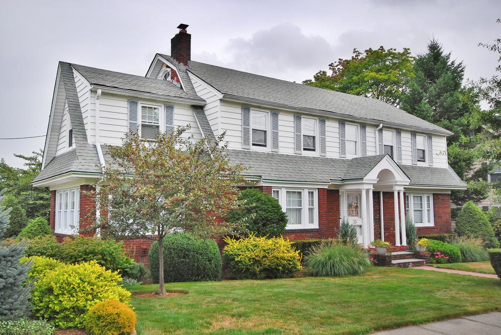 MLS #/Web ID: 2715026