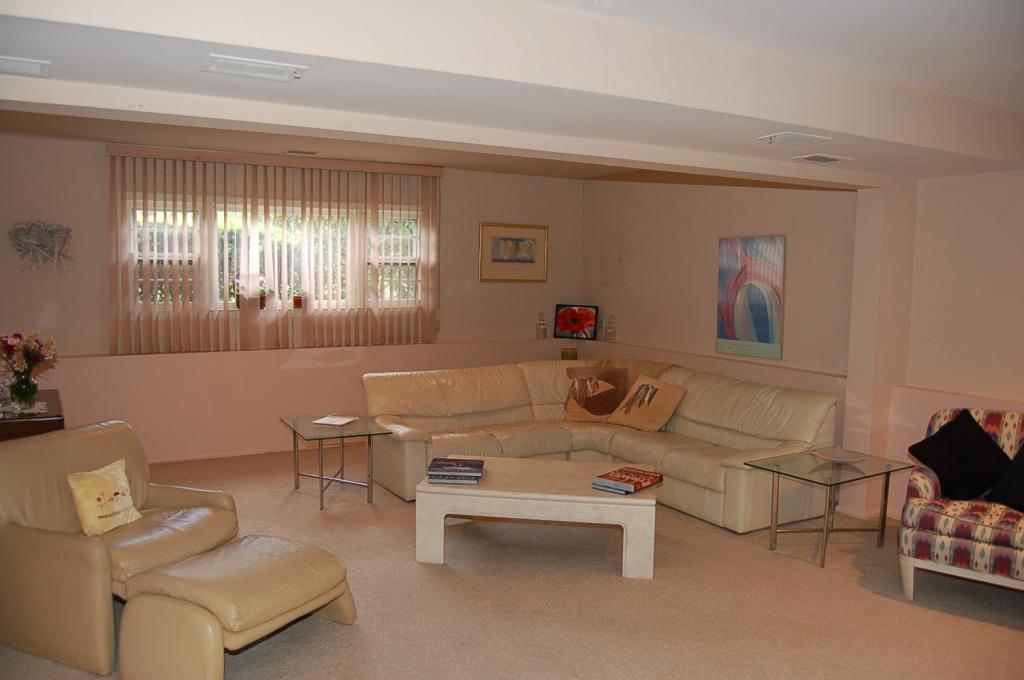 MLS #/Web ID: 2674227