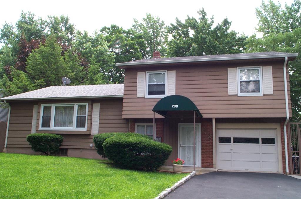 MLS #/Web ID: 2695427