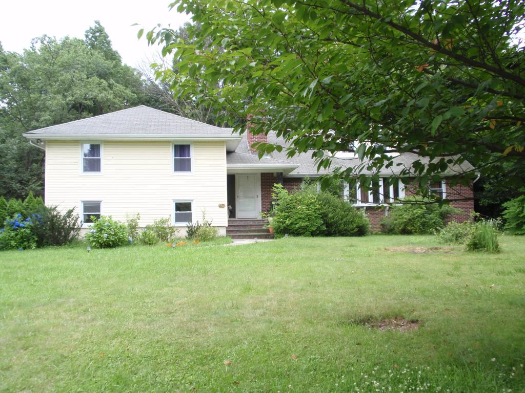 MLS #/Web ID: 2701427