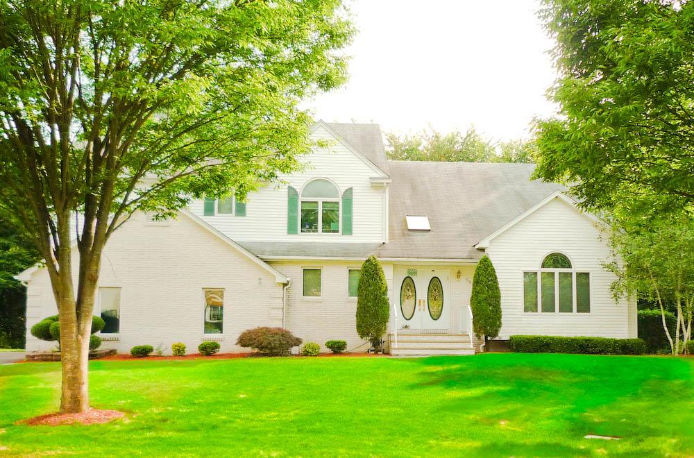 Single Family Home for Sale, ListingId:14292115, location: 583 MILL RUN Paramus 07652