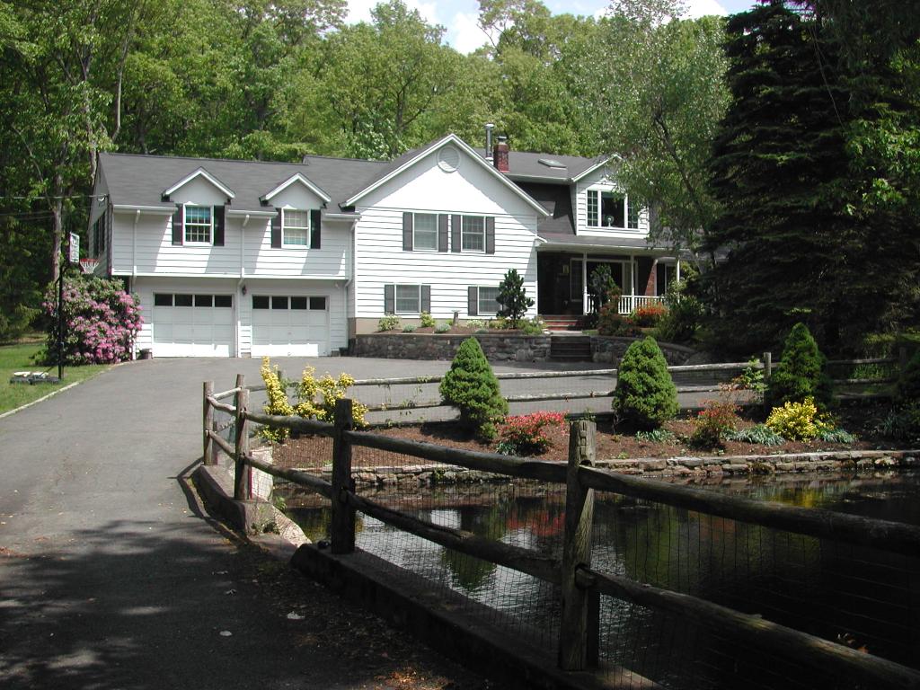 MLS #/Web ID: 2707227
