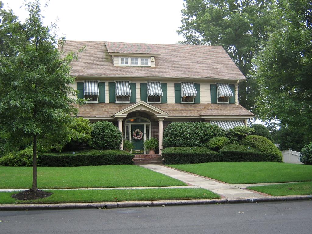 239 FOREST AVE