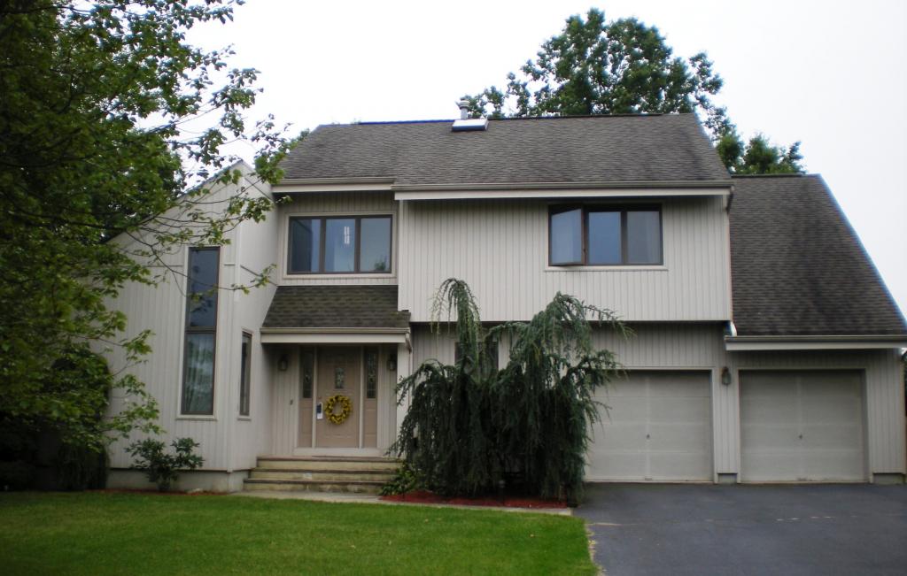 MLS #/Web ID: 2713327