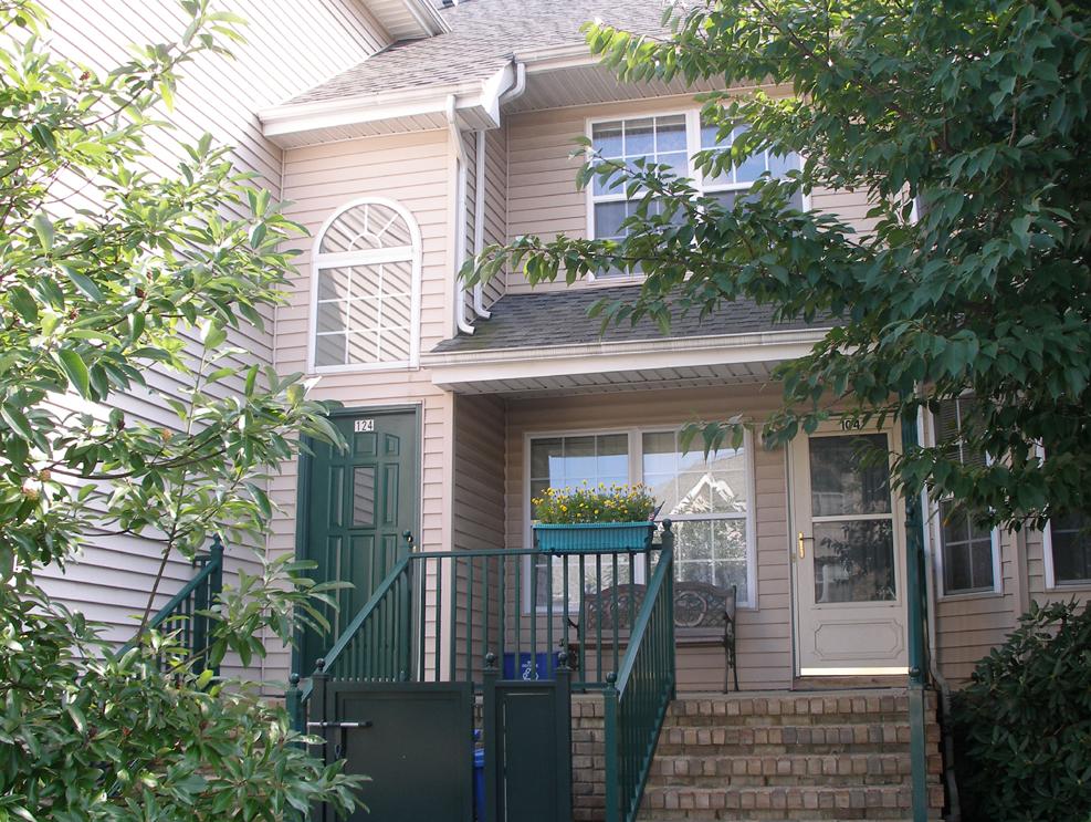 124 TOMAHAWK CT