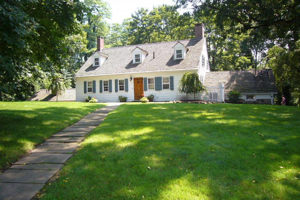 105 RIDGEDALE AVE