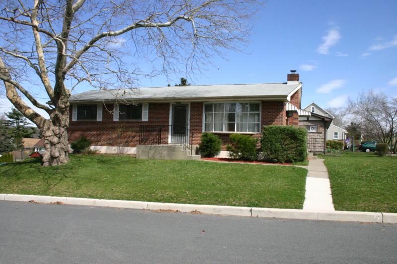 MLS #/Web ID: 2725327