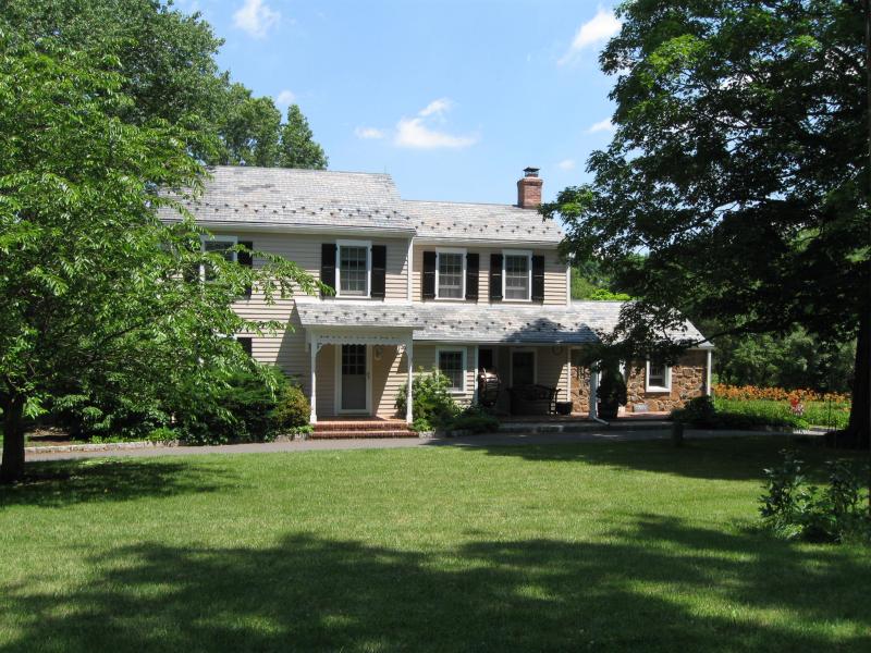 MLS #/Web ID: 2726327