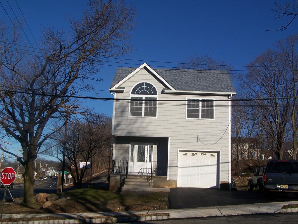 MLS #/Web ID: 2730827