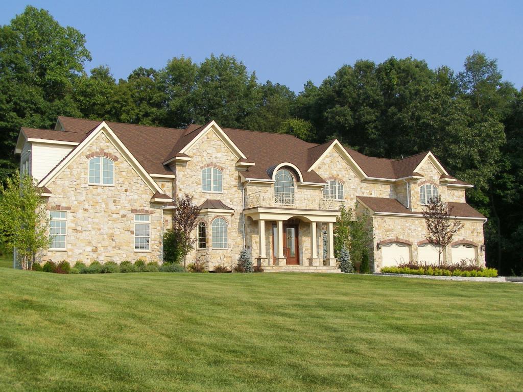 MLS #/Web ID: 2631028