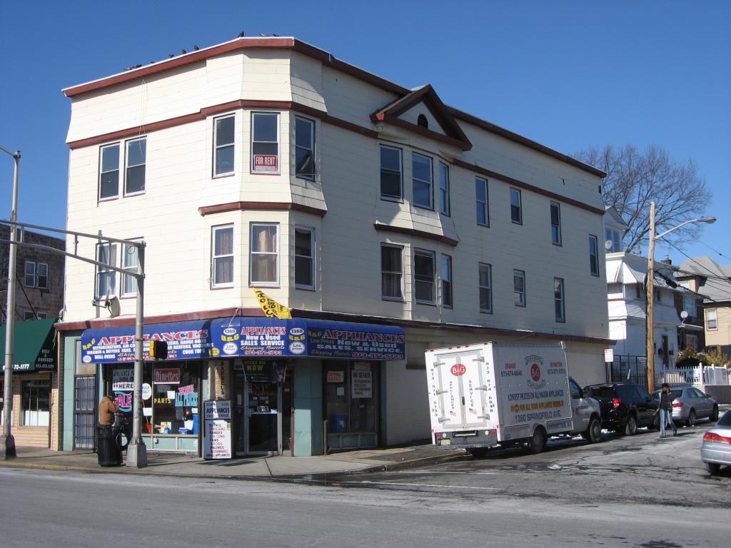 1360 SPRINGFIELD AVE
