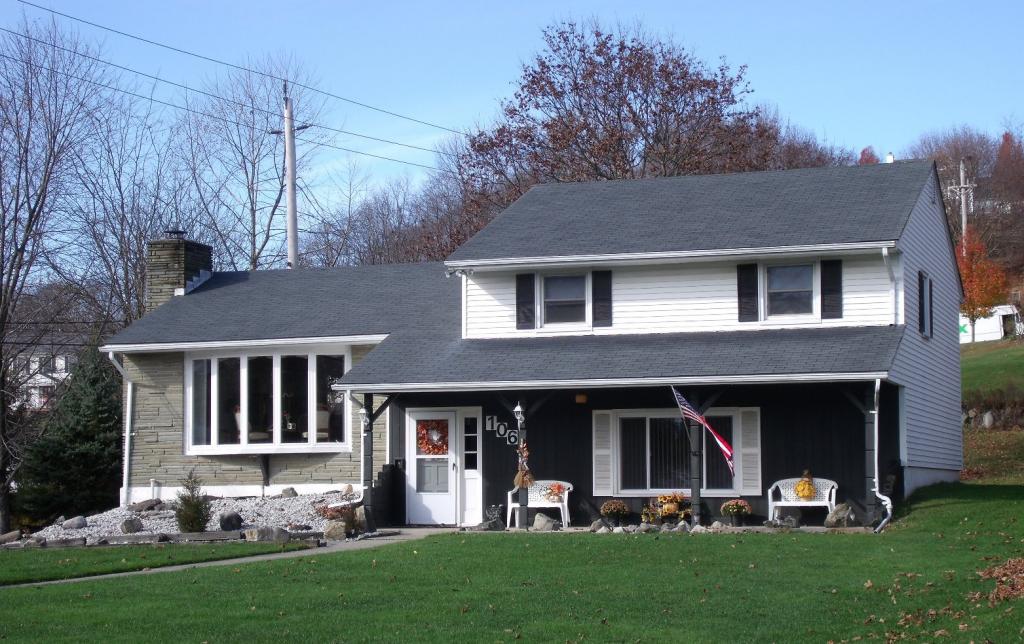 106 Ryerson Ave.