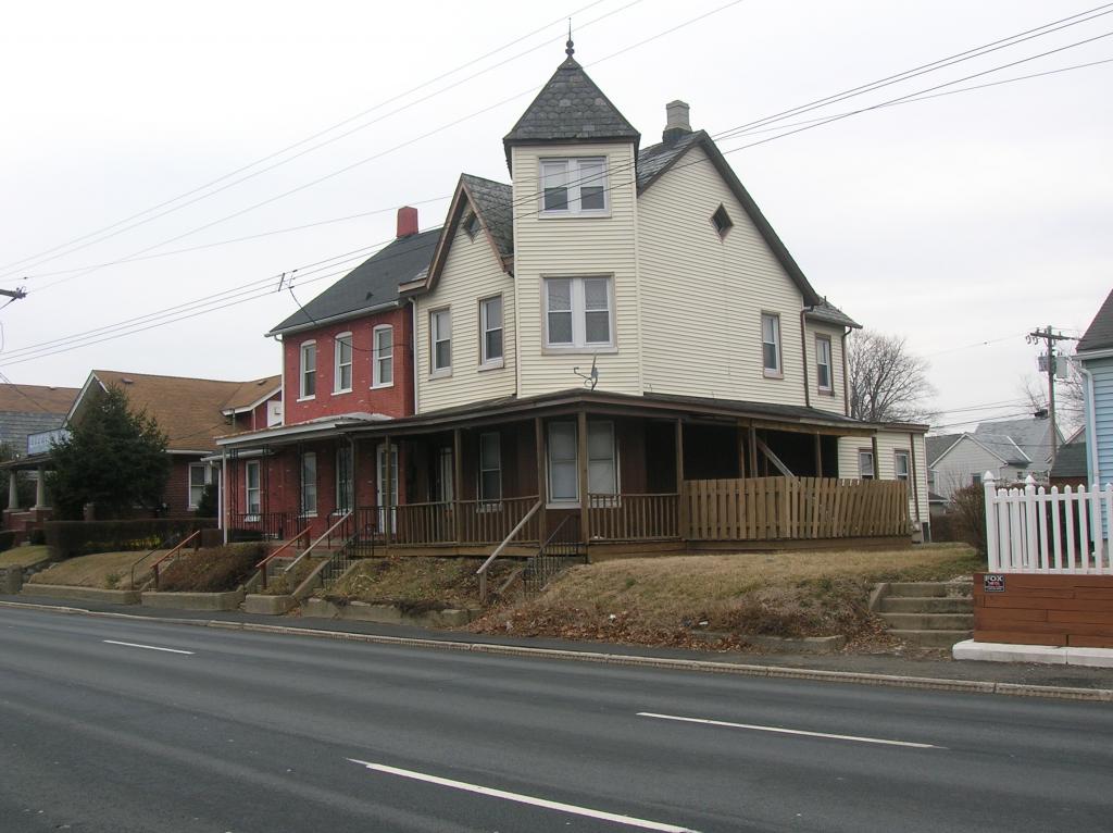 577 Memorial Parkway