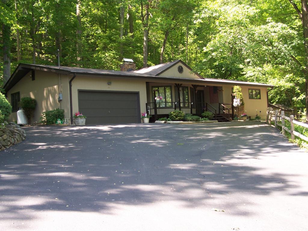 656 WINDING BROOK LN