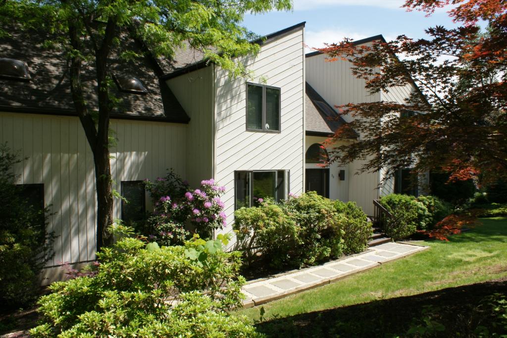 25 LAUREL ST Reduced Price