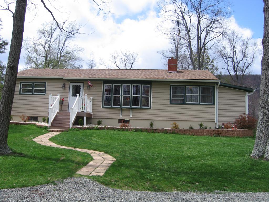 MLS #/Web ID: 2697428