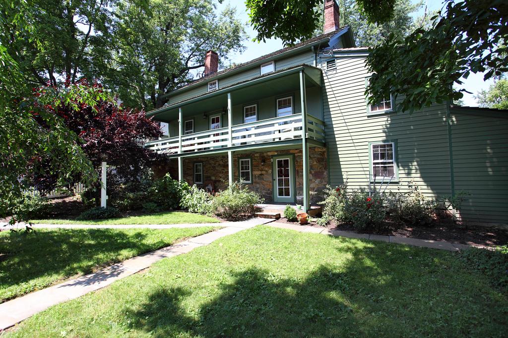 MLS #/Web ID: 2703428