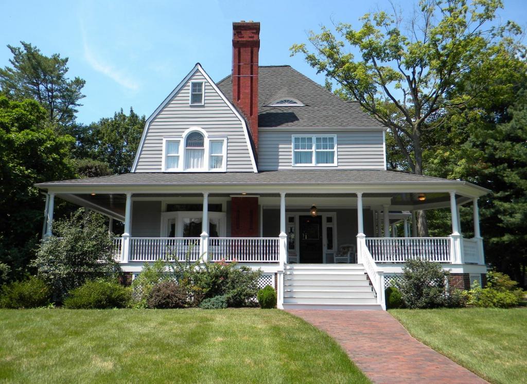 225 NORTH AVE