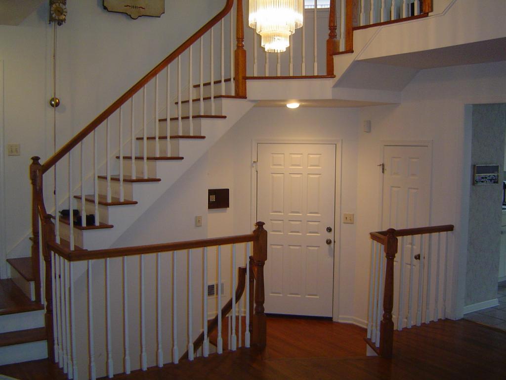2 HOGAN CT