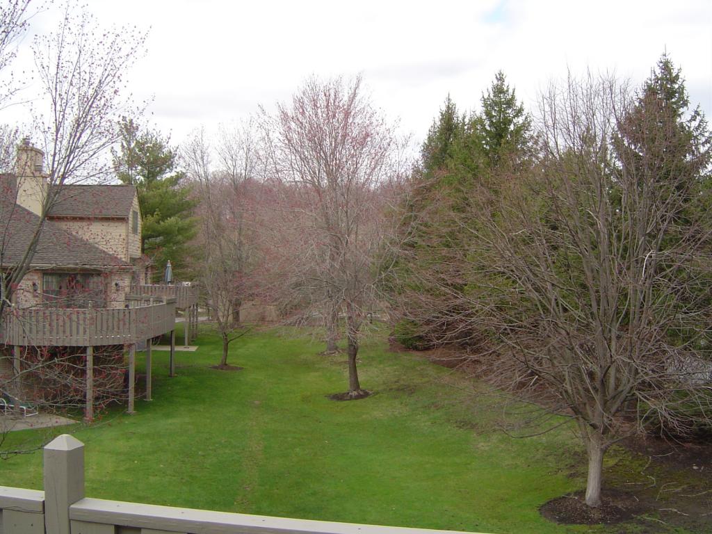 2 HOGAN CT