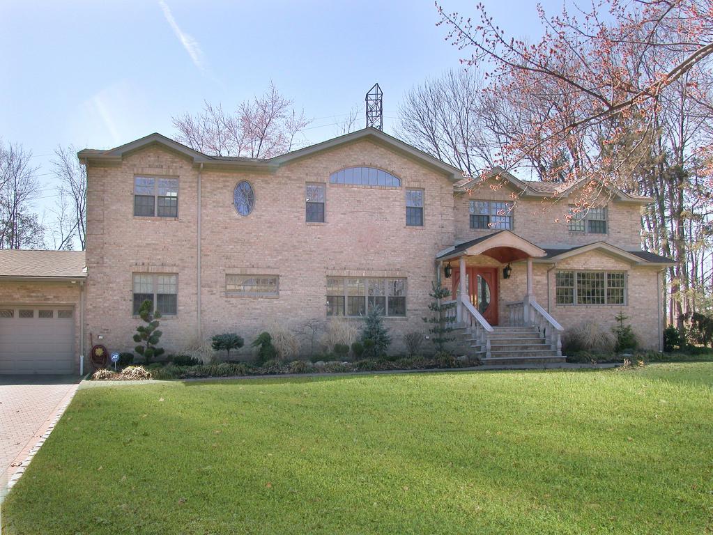 18 ESSEX RD
