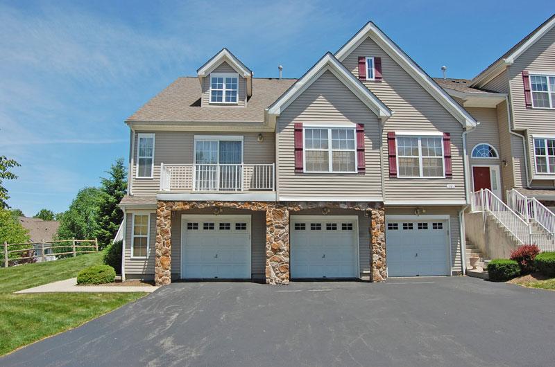 MLS #/Web ID: 2716128