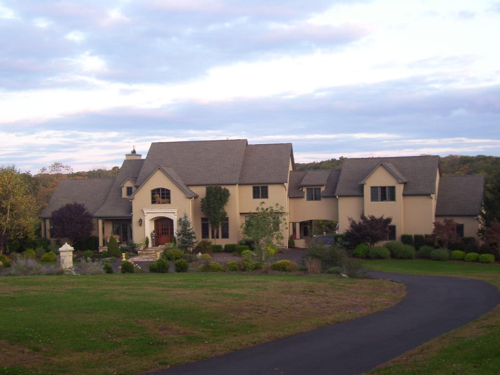 MLS #/Web ID: 2720728