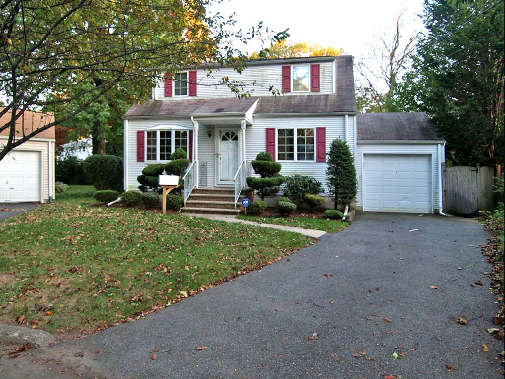 Single Family Home for Sale, ListingId:14179072, location: 12 DOJEAN CT Bergenfield 07621