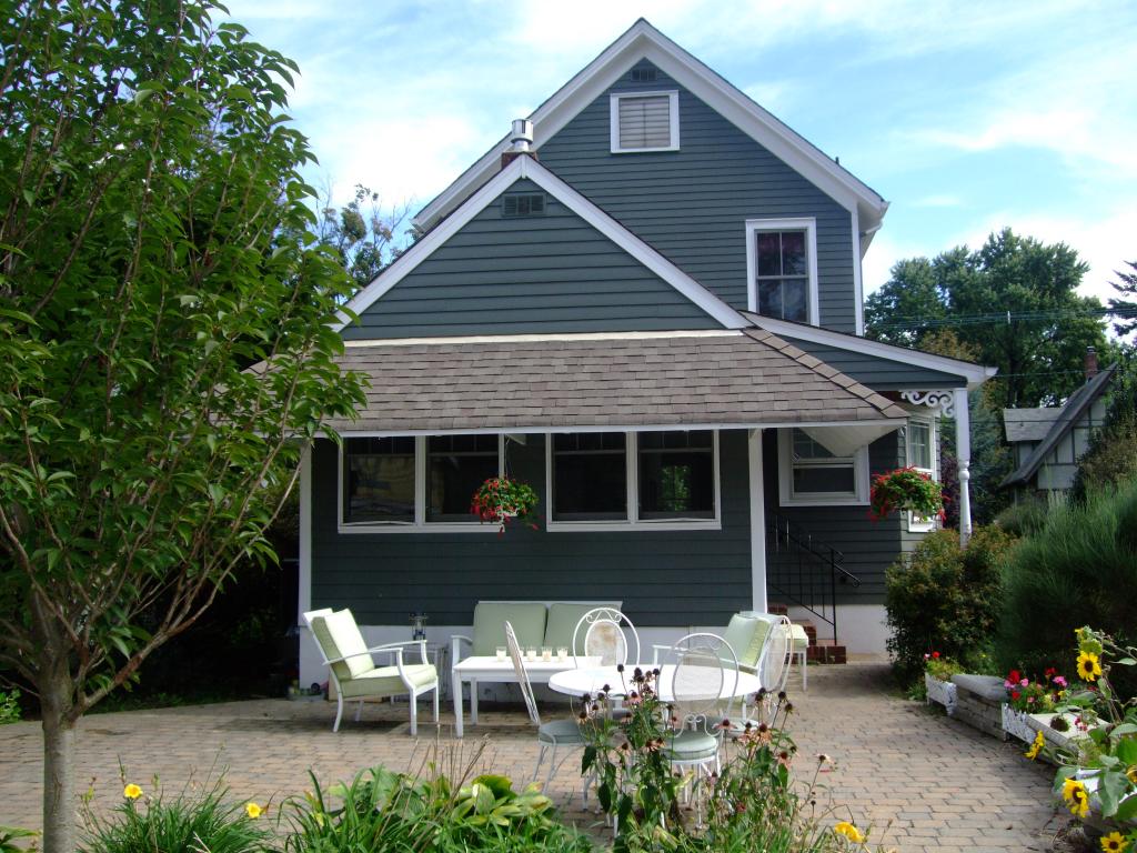 416 ACKERMAN AVE