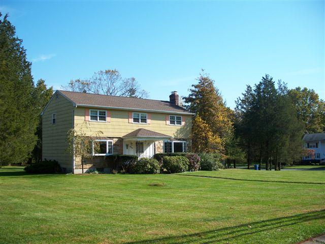 690 COUNTRY CLUB RD