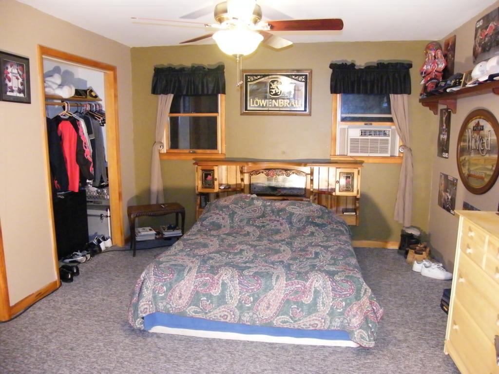 6 HICKORY DR