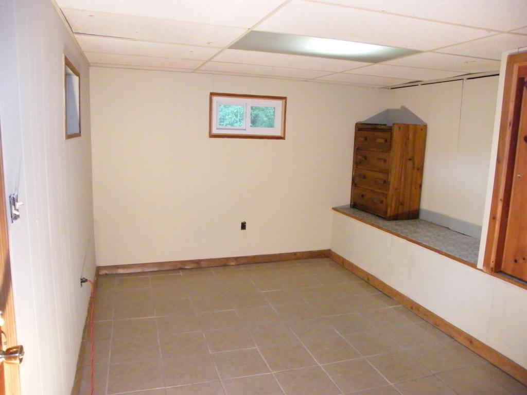 6 HICKORY DR