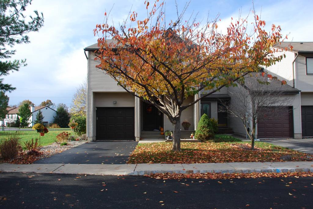 MLS #/Web ID: 2725328