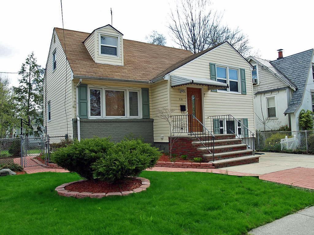 MLS #/Web ID: 2726128