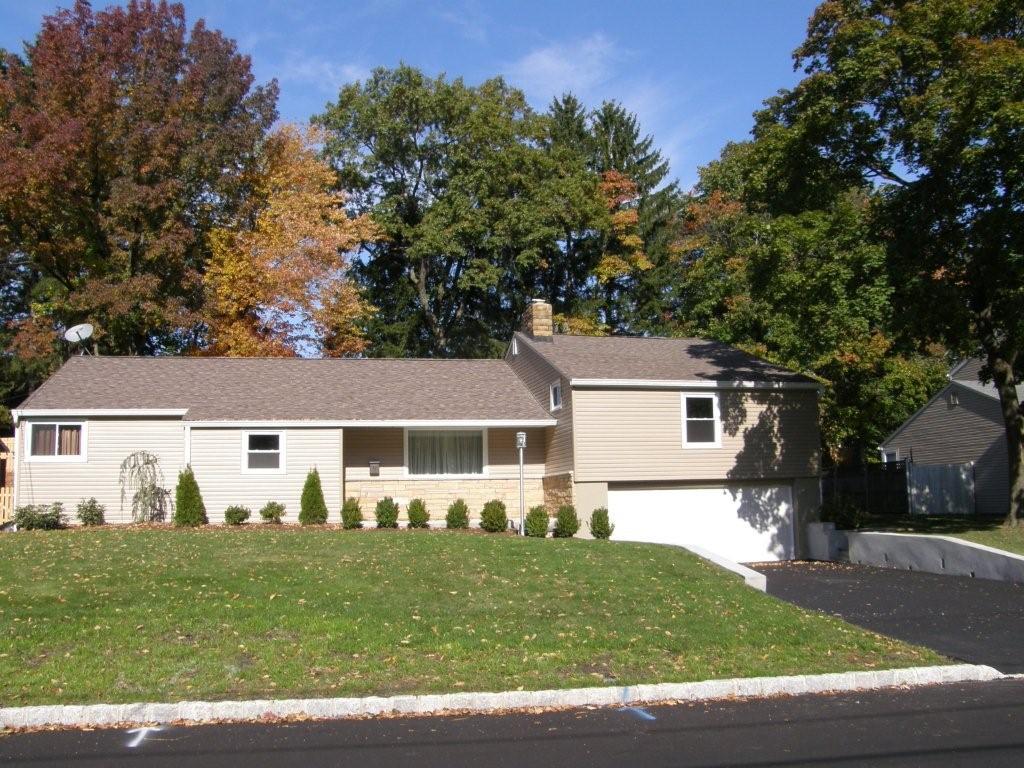 MLS #/Web ID: 2727728