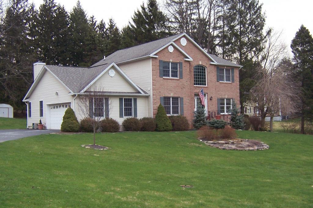 25 ROLLING HILLS WAY