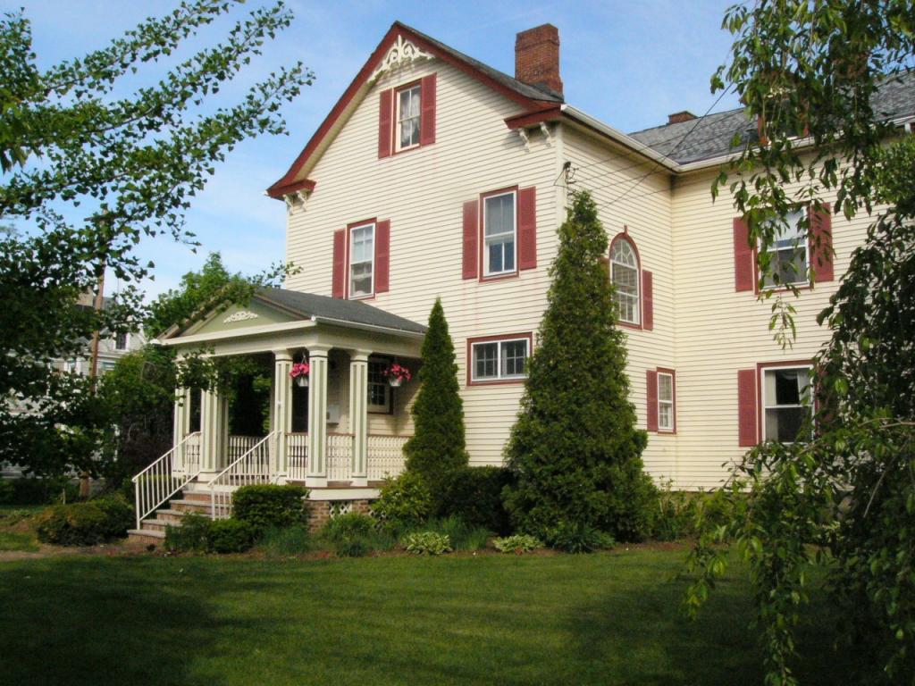 34 LINWOOD AVE
